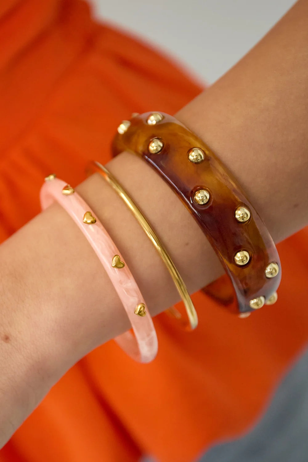Bangle set met hartjesdetail - voorbeeld - online kopen bij niniforyou