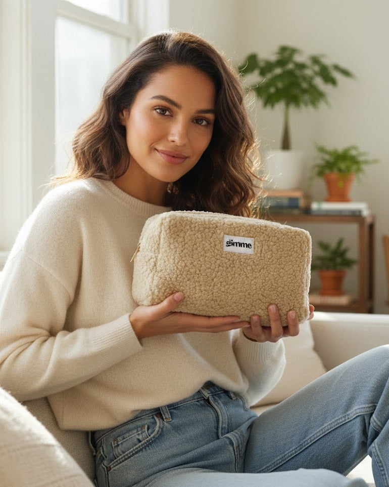 Gimme make-up tas teddy abrikoos dames – fluffy en ruime beauty tas