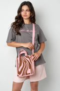 Kleine canvas tas zebra- roze bruin - draag voorbeeld - online kopen bij niniforyou.
