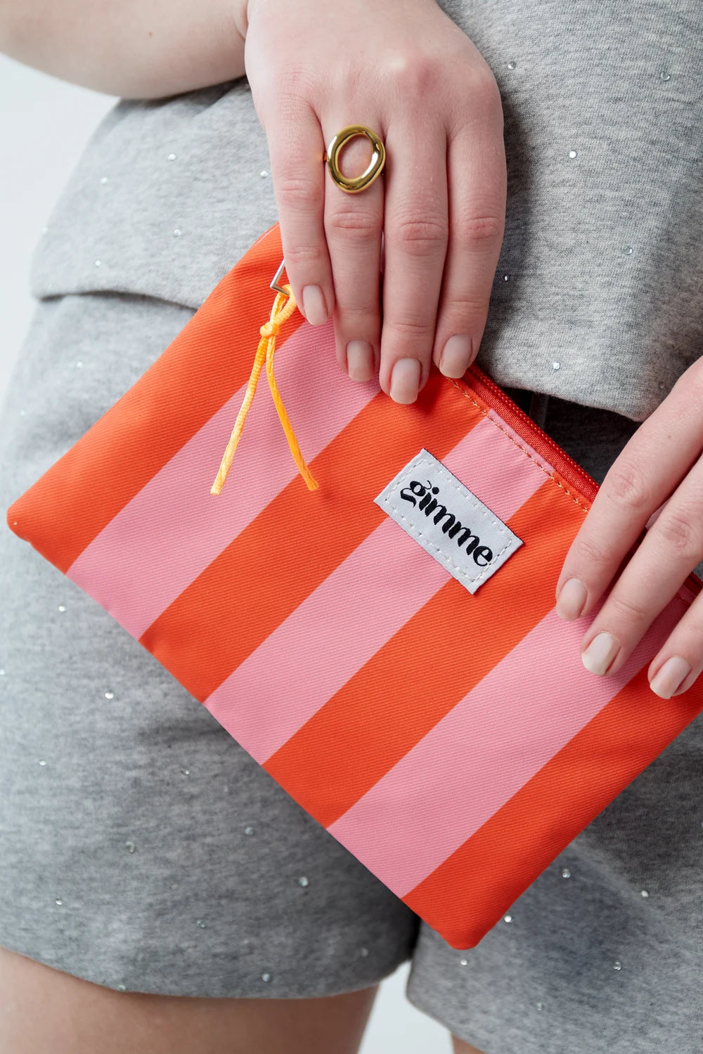 Plat toilettasje grote streep - Oranje roze - voorbeeld foto in het echt - Online kopen bij niniforyou