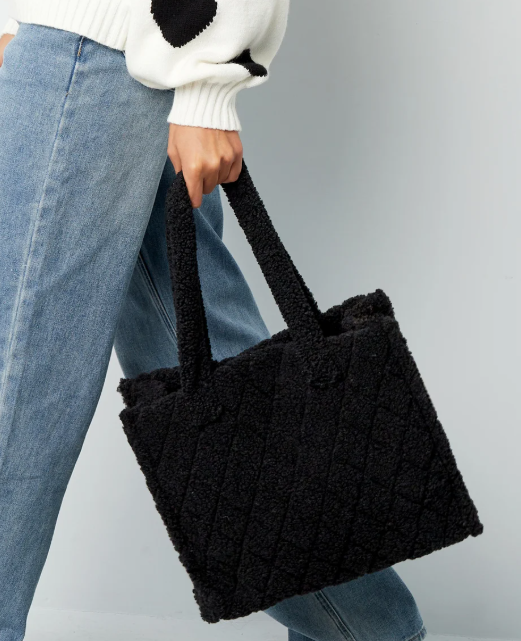 Fuzzy Tote Tas zwart casual en trendy