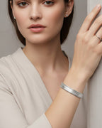 Silver Arrow – Minimalistische Zilveren Armband voor Dames